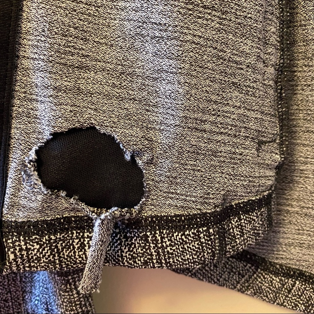 Lululemon Define Jacket in Black & White Herringbone Print Sz 6 - Picture 10 of 15